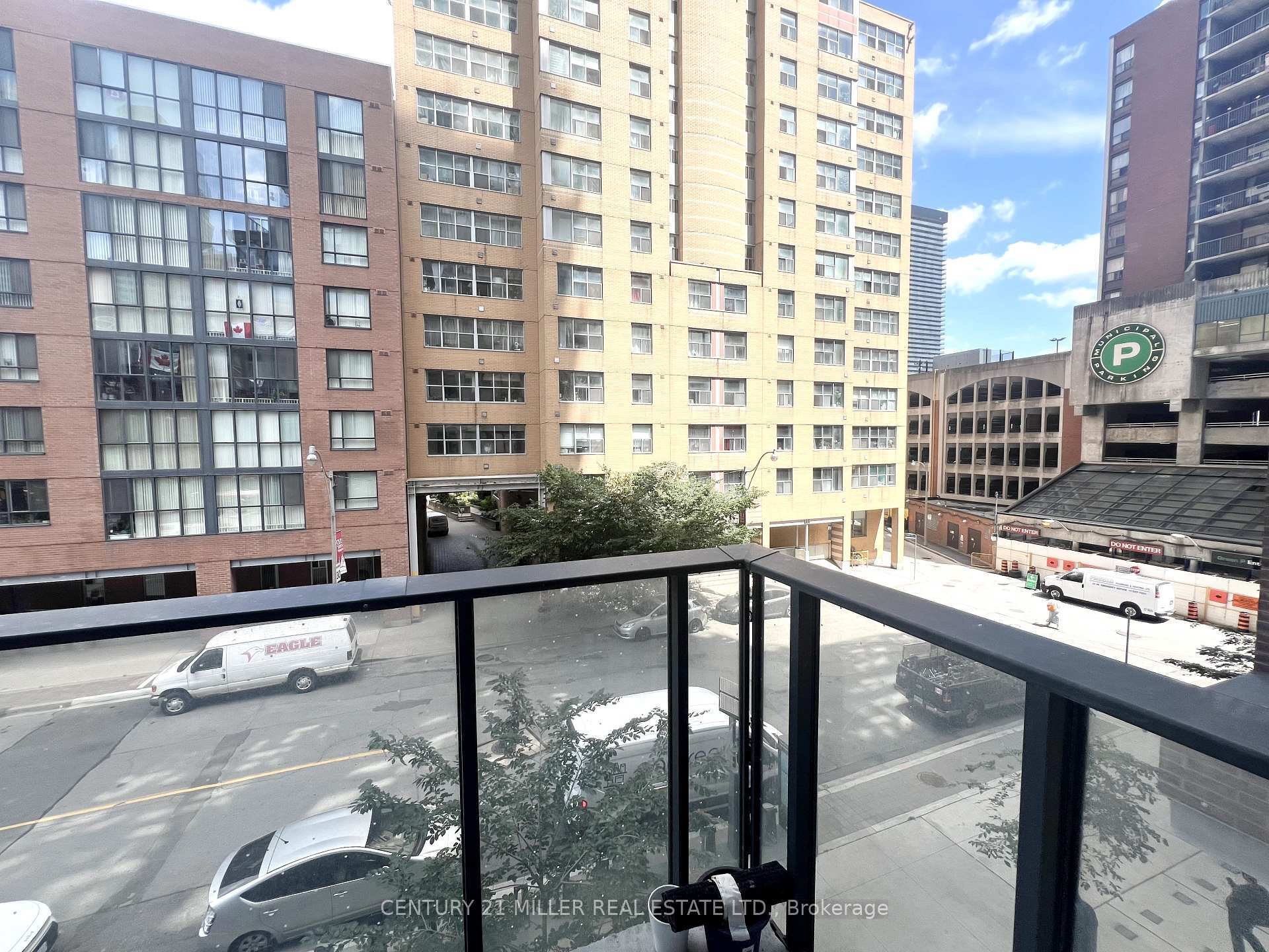 Photo de la propriété: 2A Church Street 211 ON M5E 0E1