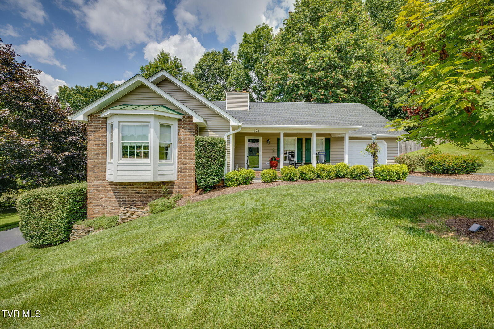 Property Photo: 103 Spring Hill Drive TN 37692