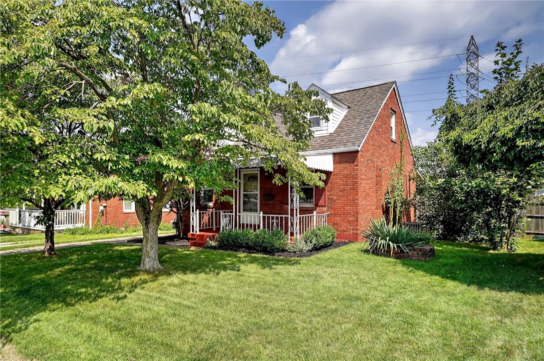 Property Photo:  806 Keystone Rd  PA 15003 