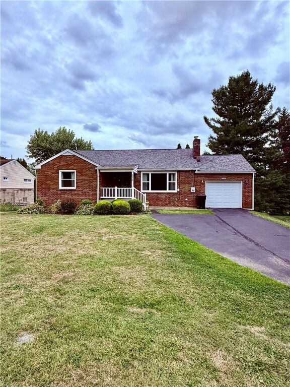 Property Photo: 332 E Maitland Lane PA 16105