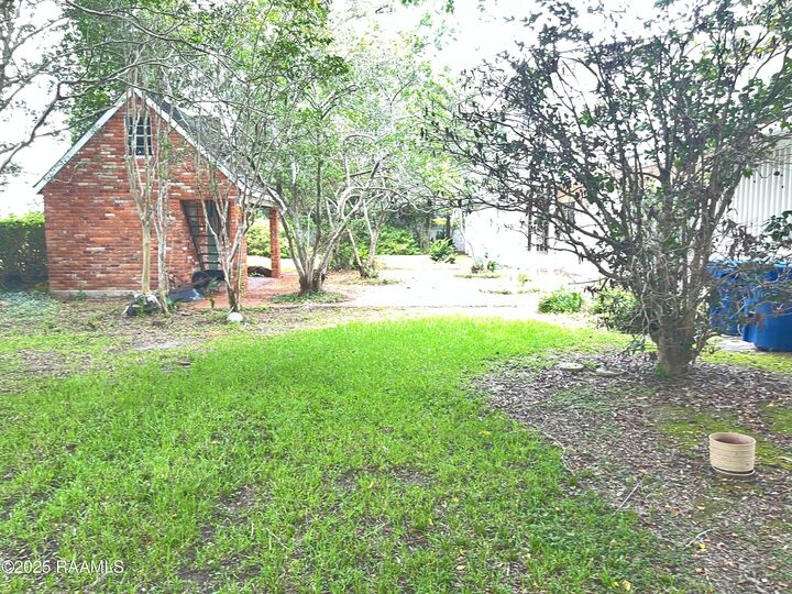 Property Photo:  303 Colonial Drive  LA 70506 