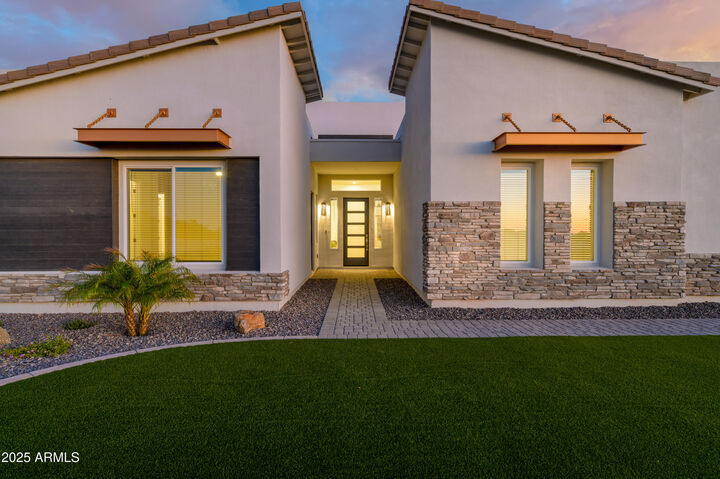 Property Photo: 18911 E Country Meadows Court AZ 85142
