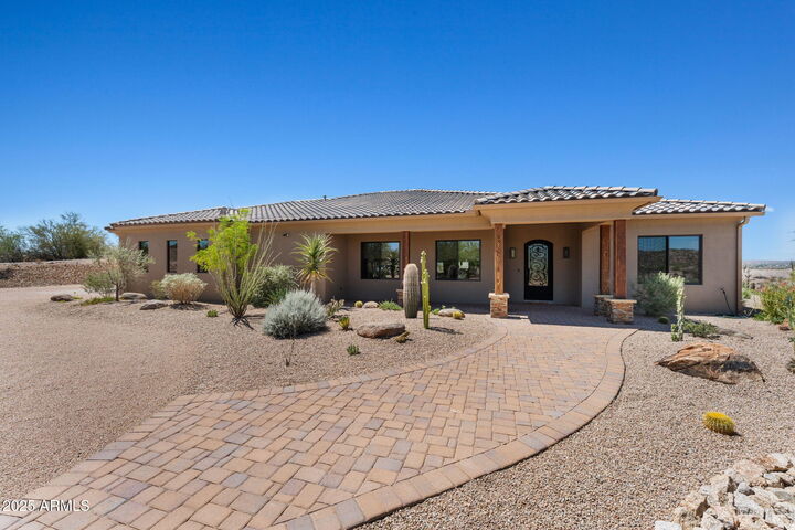 Property Photo:  85 E Mosey Way  AZ 85390 