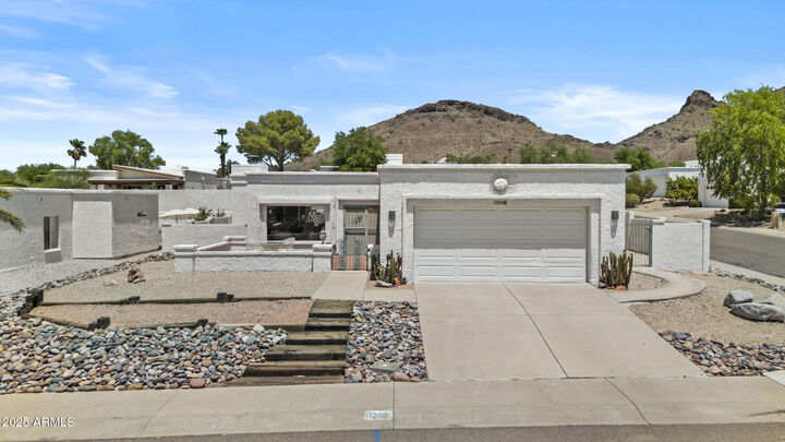 Property Photo: 1230 E Rowlands Lane AZ 85022