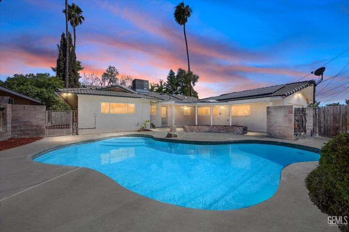Property Photo:  3718 Harvard Drive  CA 93306 