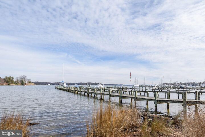 Property Photo:  812 Birch Run Terrace 8  MD 21146 
