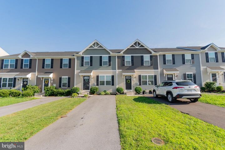 Property Photo: 49 Sebago Place WV 25403