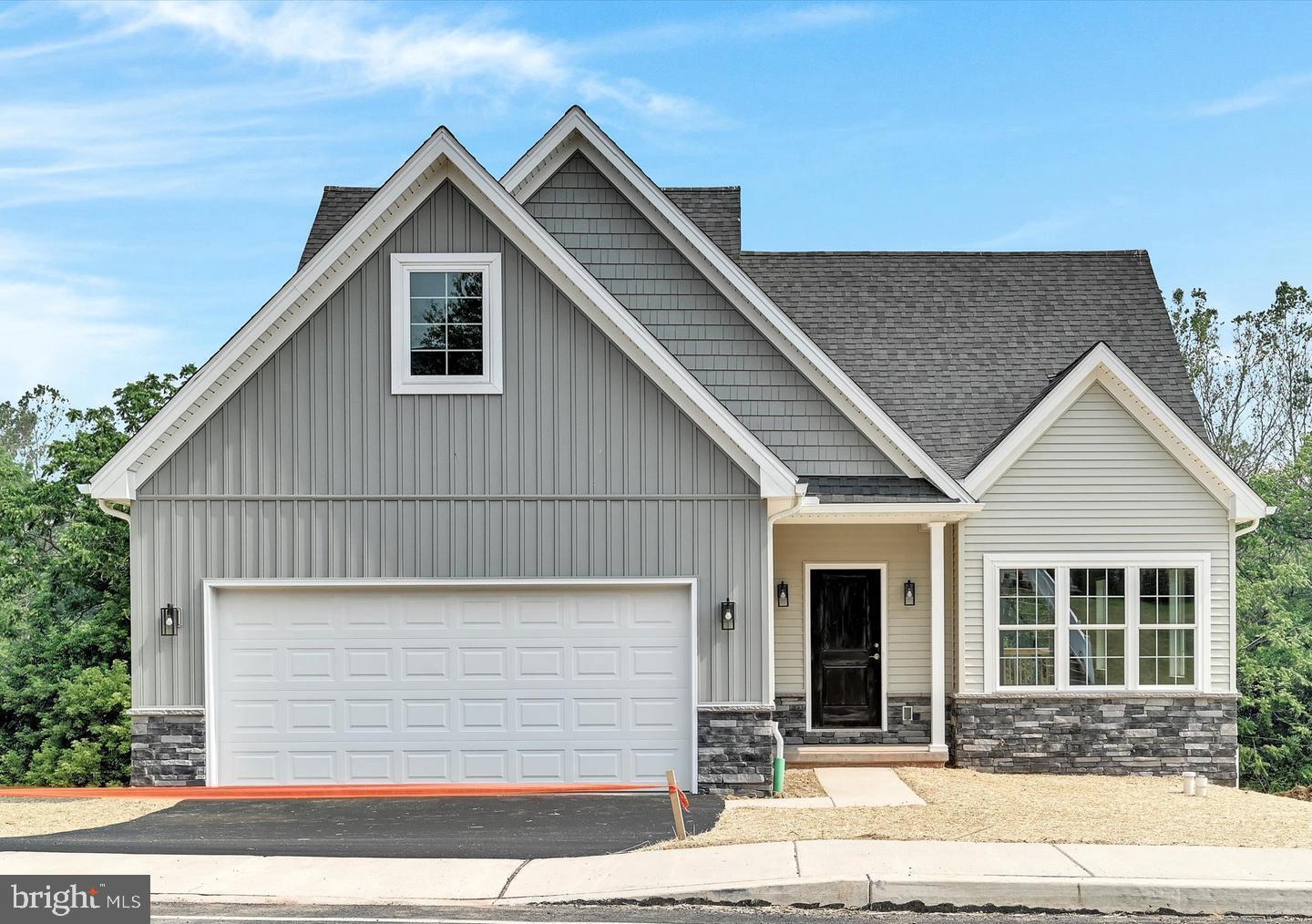 Property Photo: 8 Lantern Court PA 17013