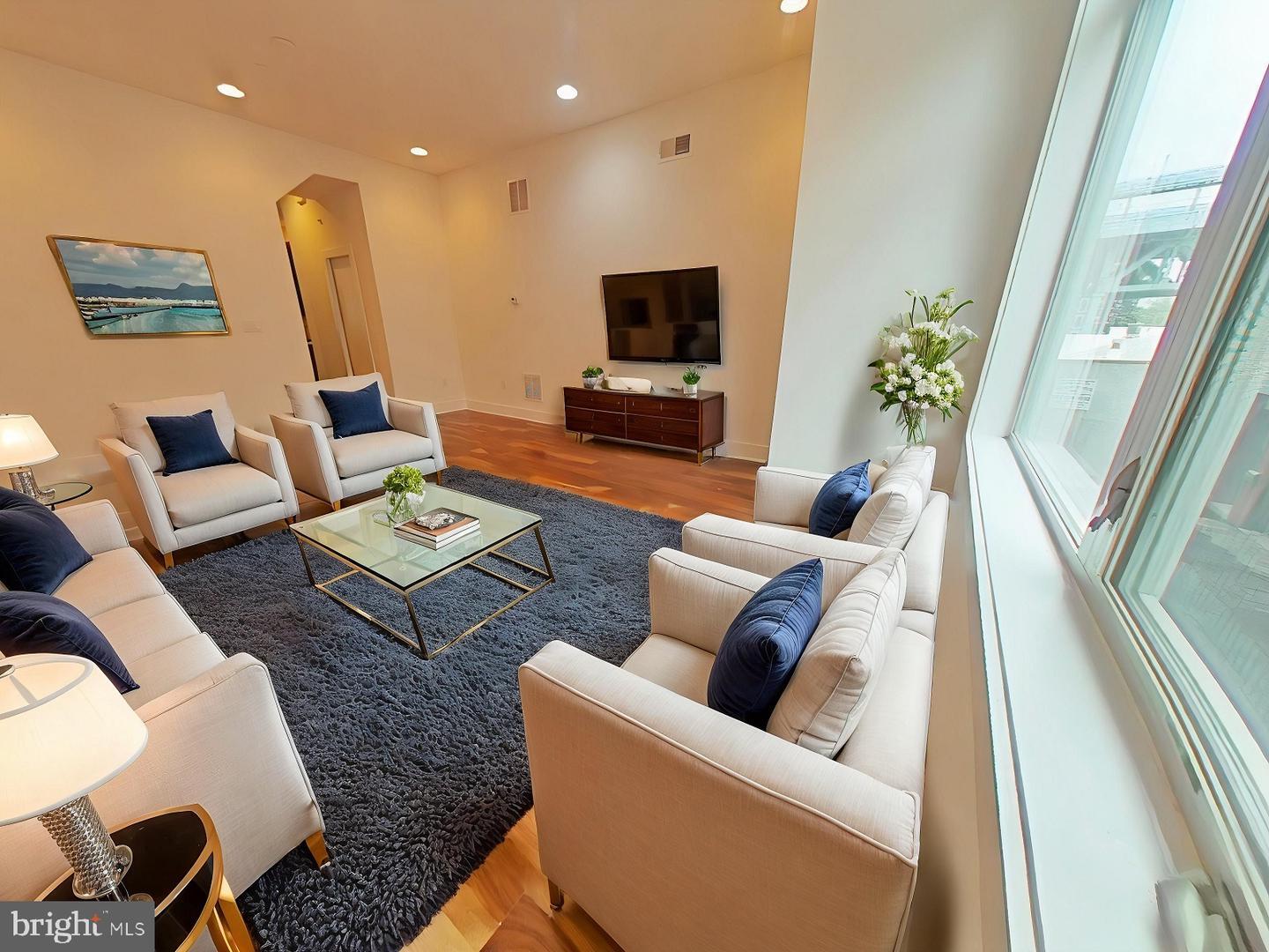 Property Photo:  117 Quarry Street 31 9  PA 19106 