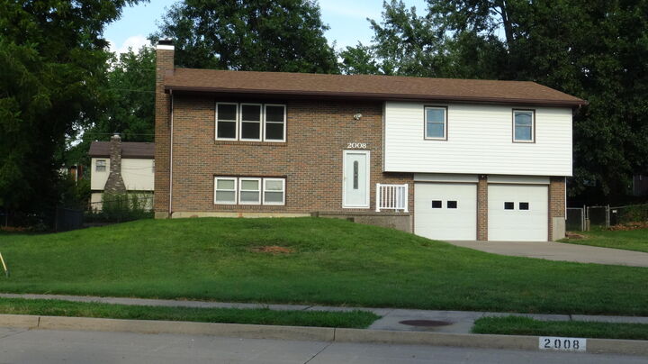 Property Photo: 2008 Sunflower St MO 65202