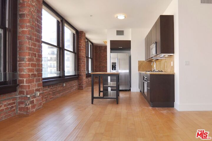Property Photo: 460 S Spring St CA 90013
