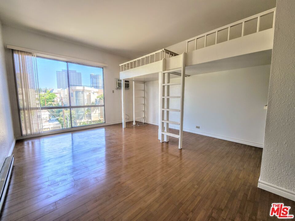 Property Photo: 1440 Veteran Ave CA 90024