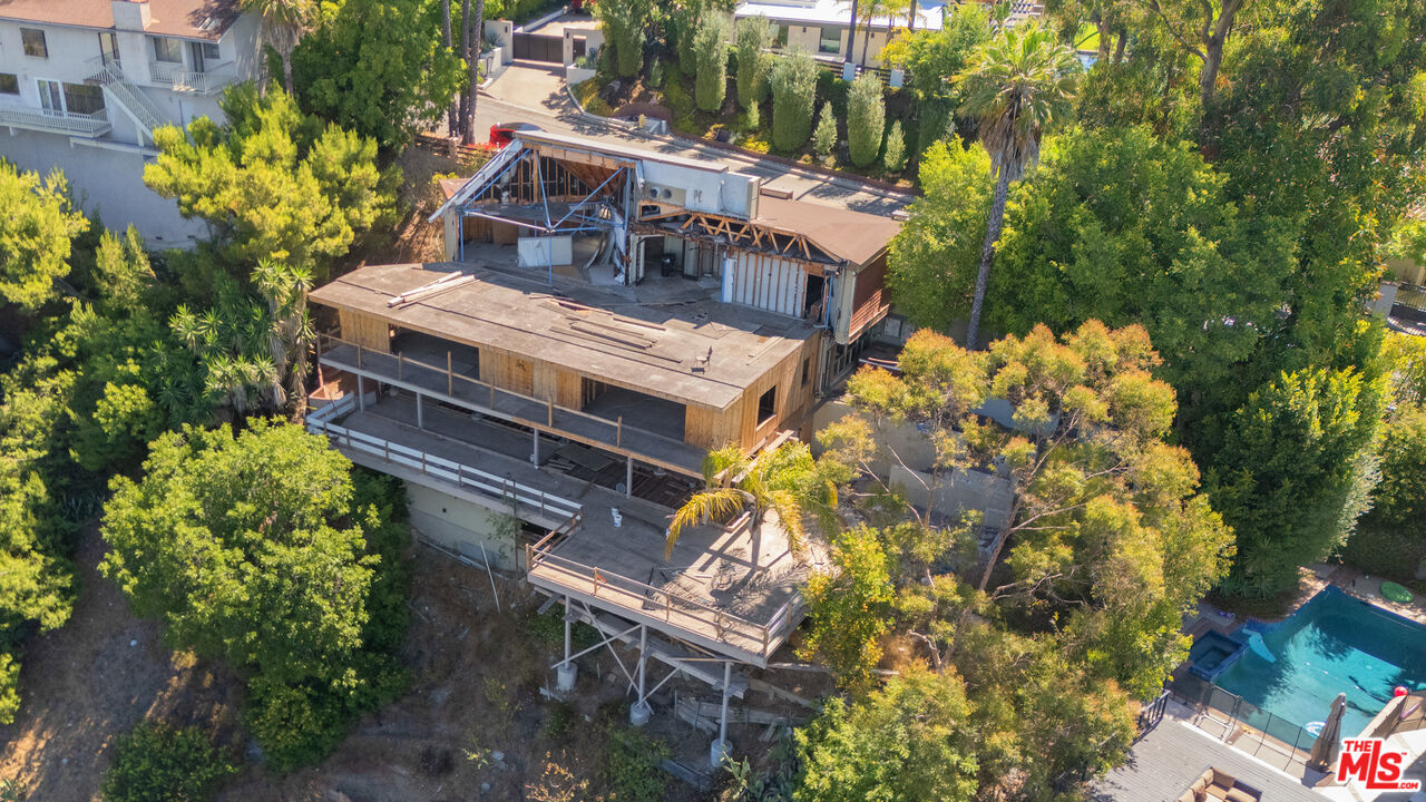 Property Photo: 837 Linda Flora Dr CA 90049
