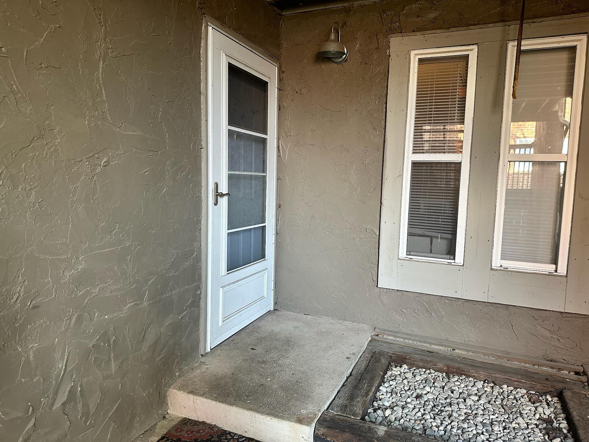 Property Photo:  945 Quay Avenue  OH 43212 
