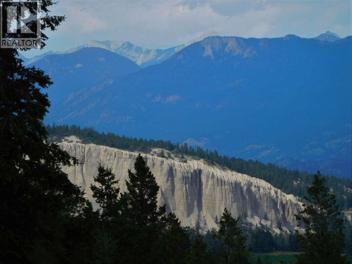Property Photo: 6074 Bella Vista Boulevard BC V0A 1L2