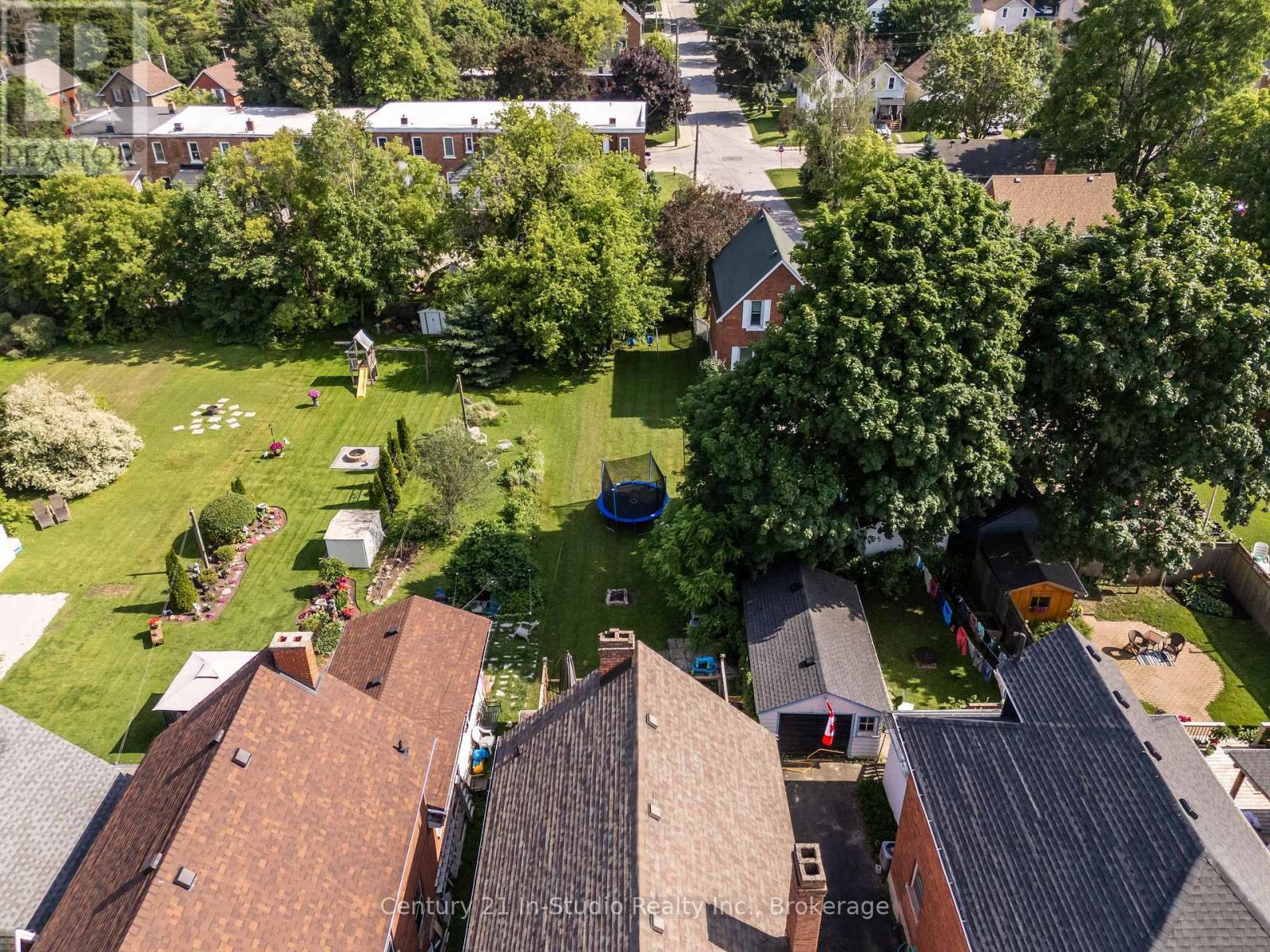 Photo de la propriété: 471 13th A Street West ON N4K 3X3
