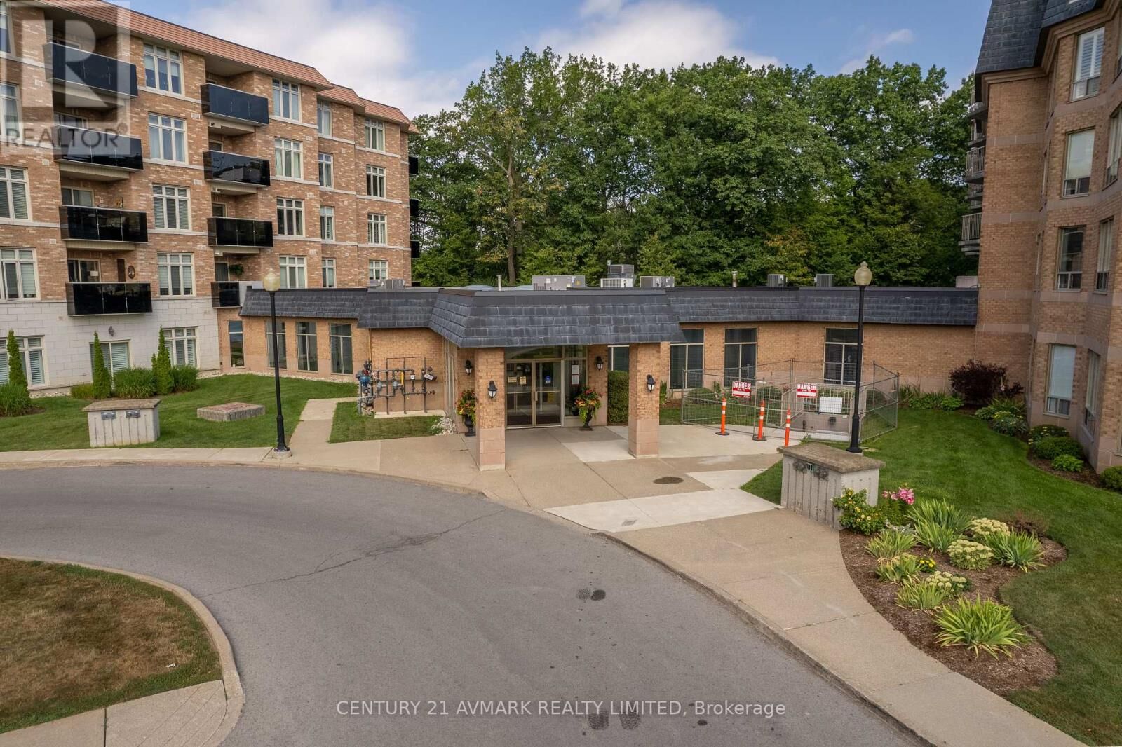 Property Photo:  8111 Forest Glen Drive 228  ON L2H 2Y7 