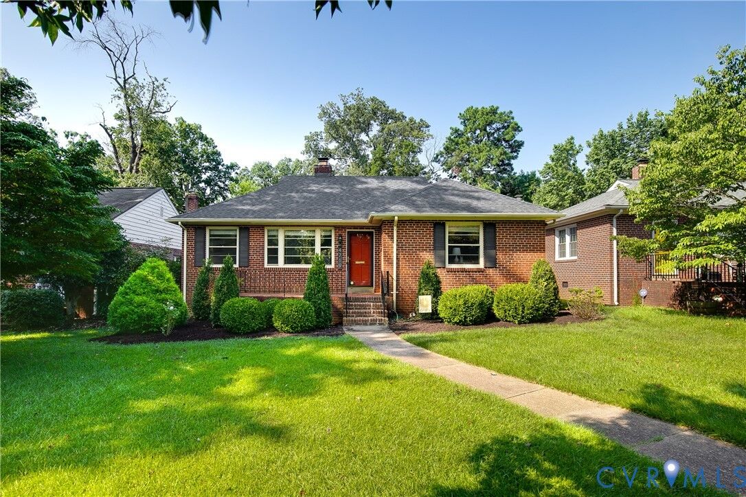 Property Photo:  4719 Monument Avenue  VA 23230 