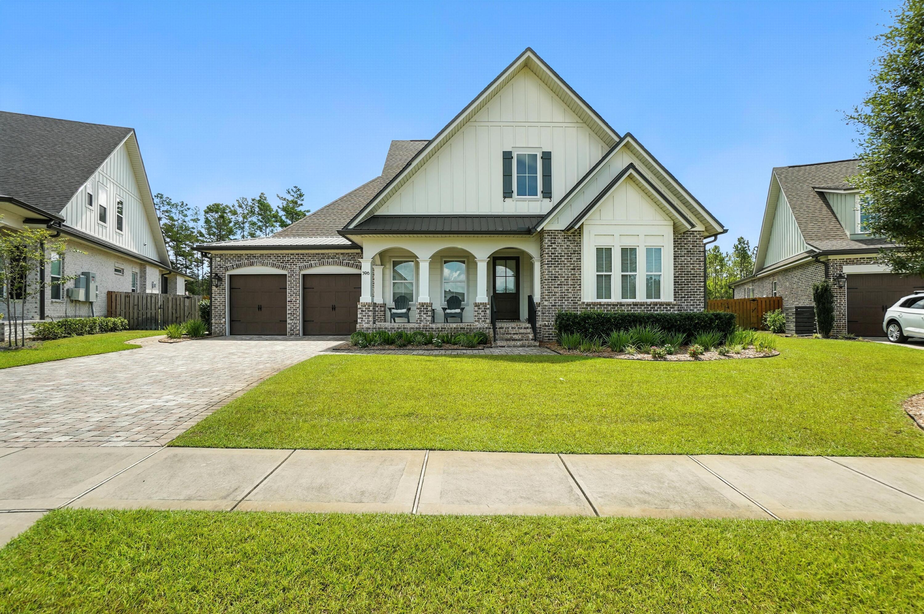 Property Photo: 396 Revana Way FL 32439