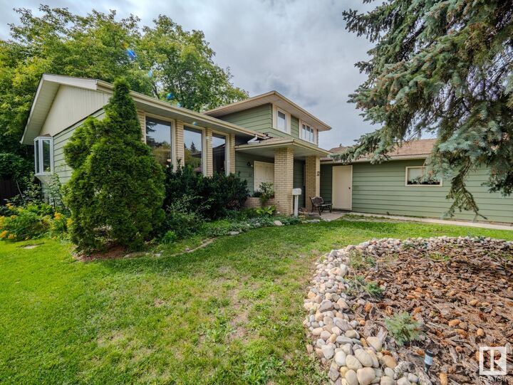 32 Garfield Crescent  Sherwood Park AB T8A 3L7 photo