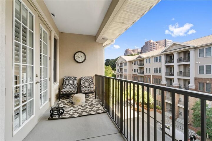 Property Photo: 3621 Vinings Slope SE 2516 GA 30339