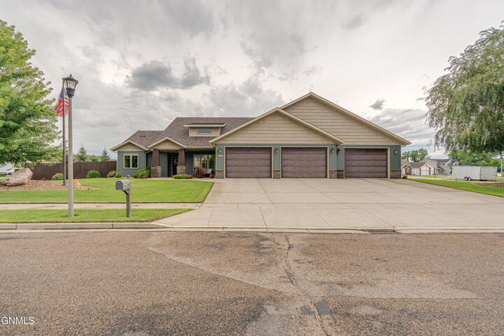 Property Photo: 4412 Borden Harbor Drive SE ND 58554