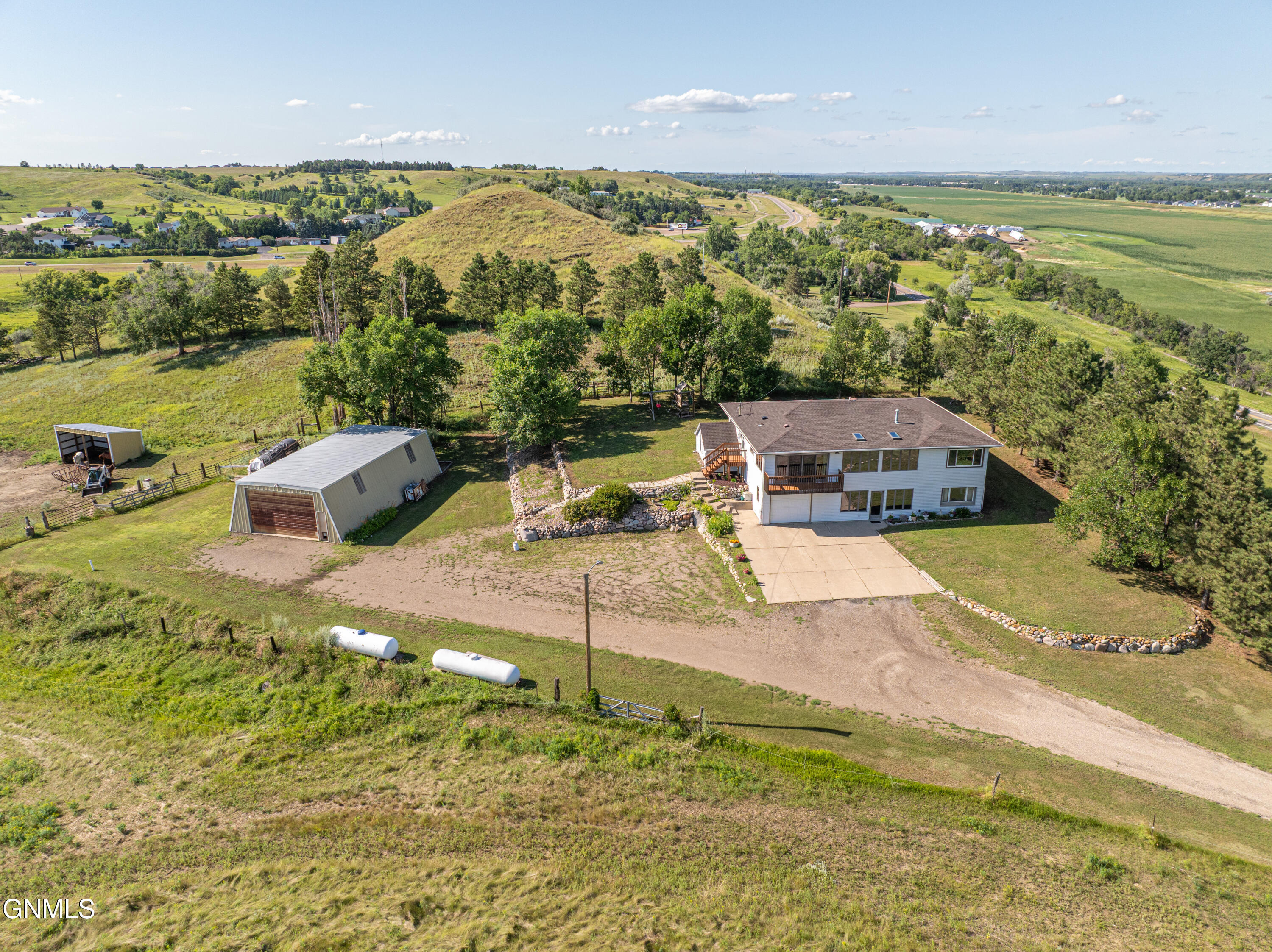 Property Photo:  4355 Fort Lincoln Road  ND 58554 