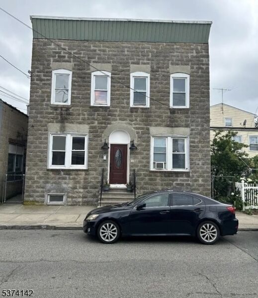Property Photo:  280 Wilson Ave 2L  NJ 07032 