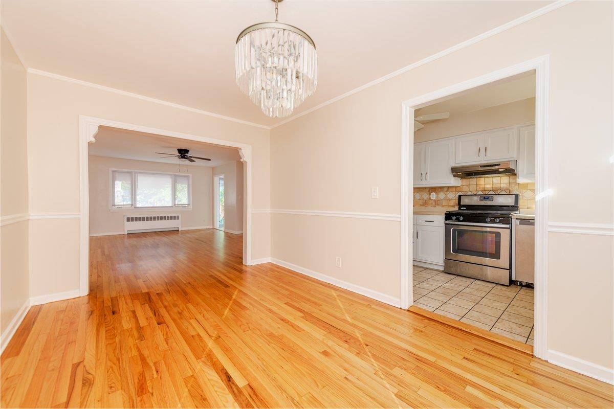 Property Photo: 1009 Brinsmade Avenue NY 10465