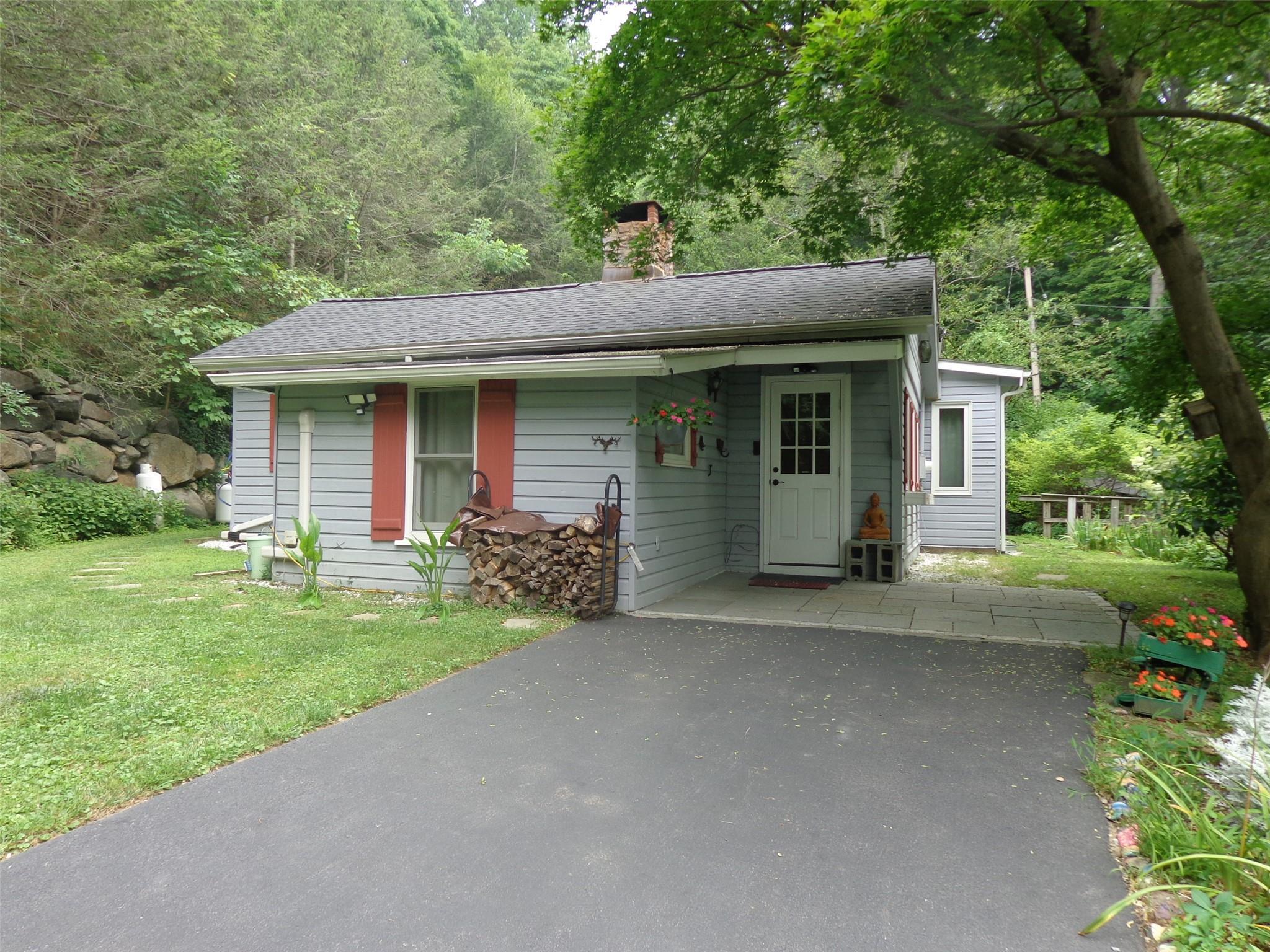 Property Photo:  65 Mexico Lane  NY 10541 
