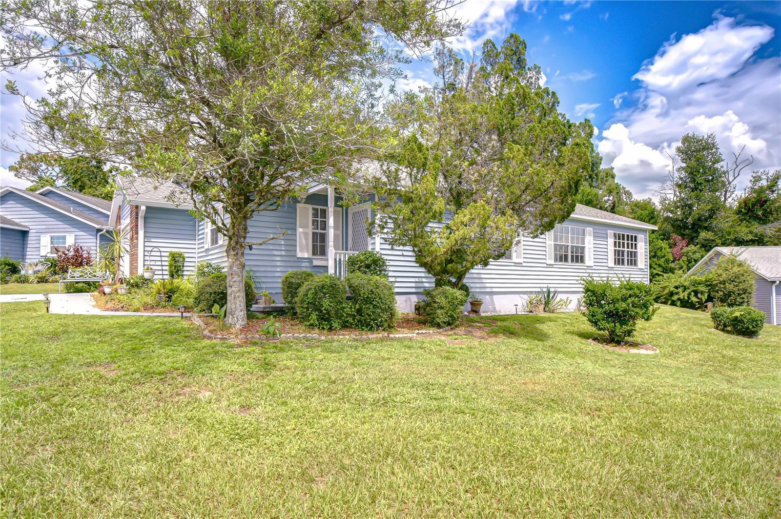 Property Photo: 5912 Newberry Court FL 33542