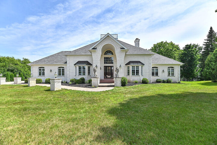 Property Photo:  W289n4756 Wild Rose Ct  WI 53029 