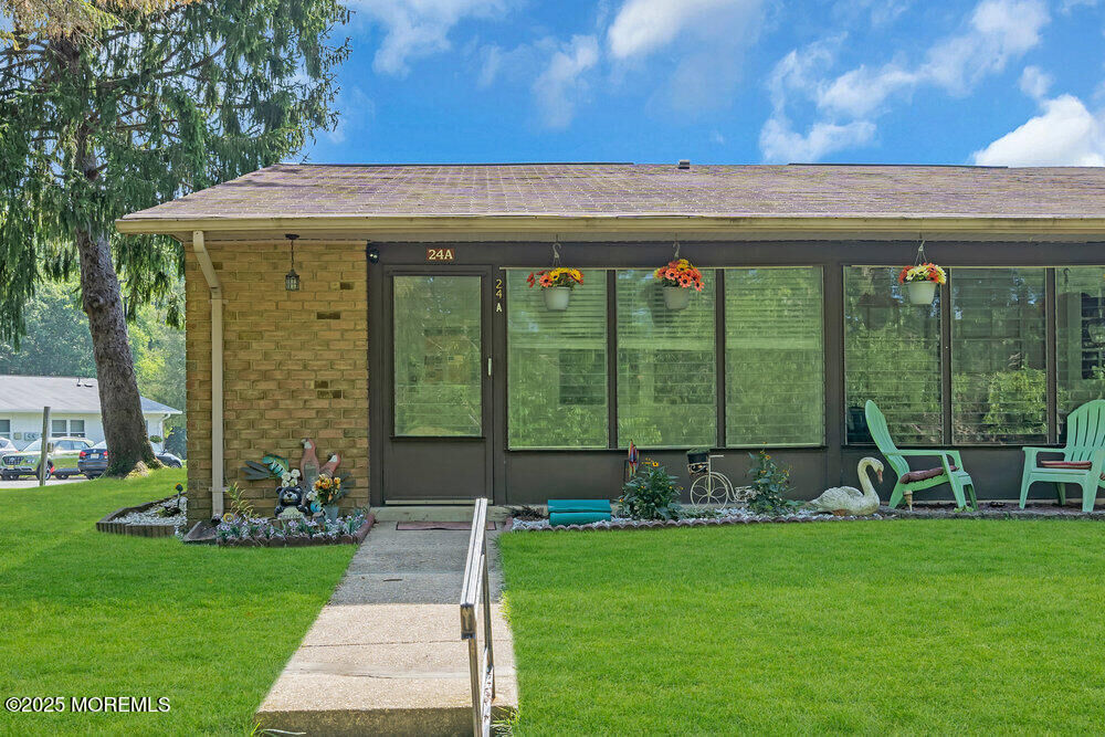 Property Photo:  24A Yorkshire Court  NJ 08759 