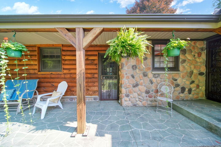 Property Photo:  2933 Robinson Road  MI 49203 
