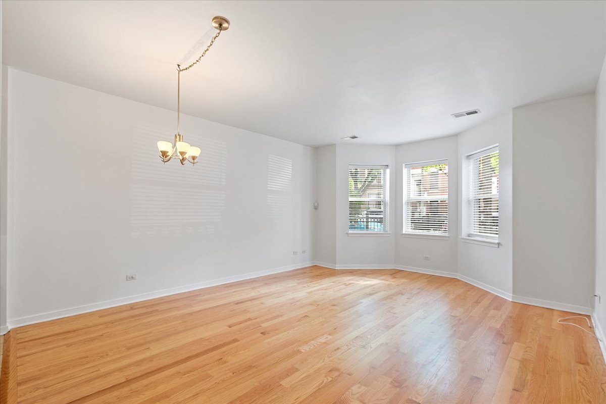 Property Photo: 1022 S Racine Avenue 102 IL 60607