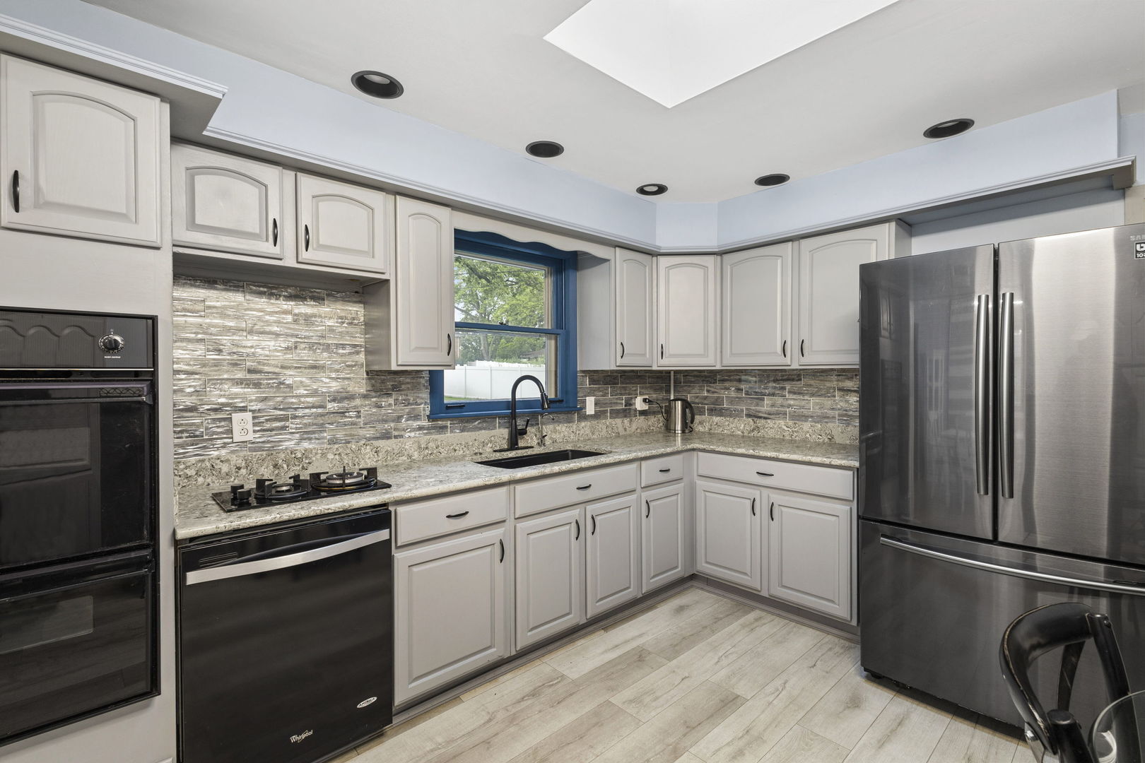 Property Photo: 13064 S 71st Avenue IL 60463