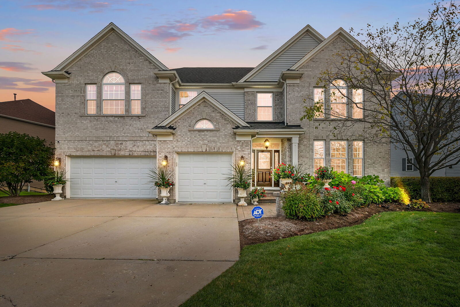 Property Photo:  865 Sterling Heights Drive  IL 60002 