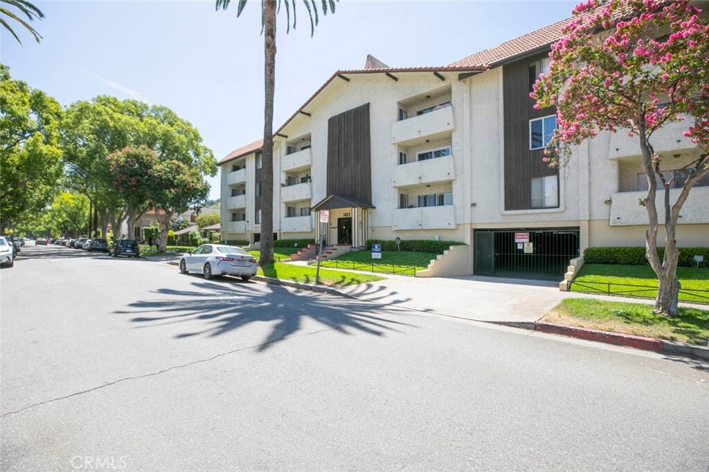 Property Photo: 1422 Rock Glen Avenue 210 CA 91205