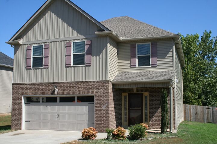 Property Photo: 1129 Henry Place Blvd TN 37042