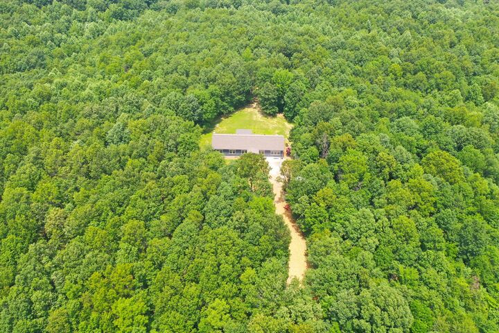 Property Photo: 212 Skyline Rdg TN 37058