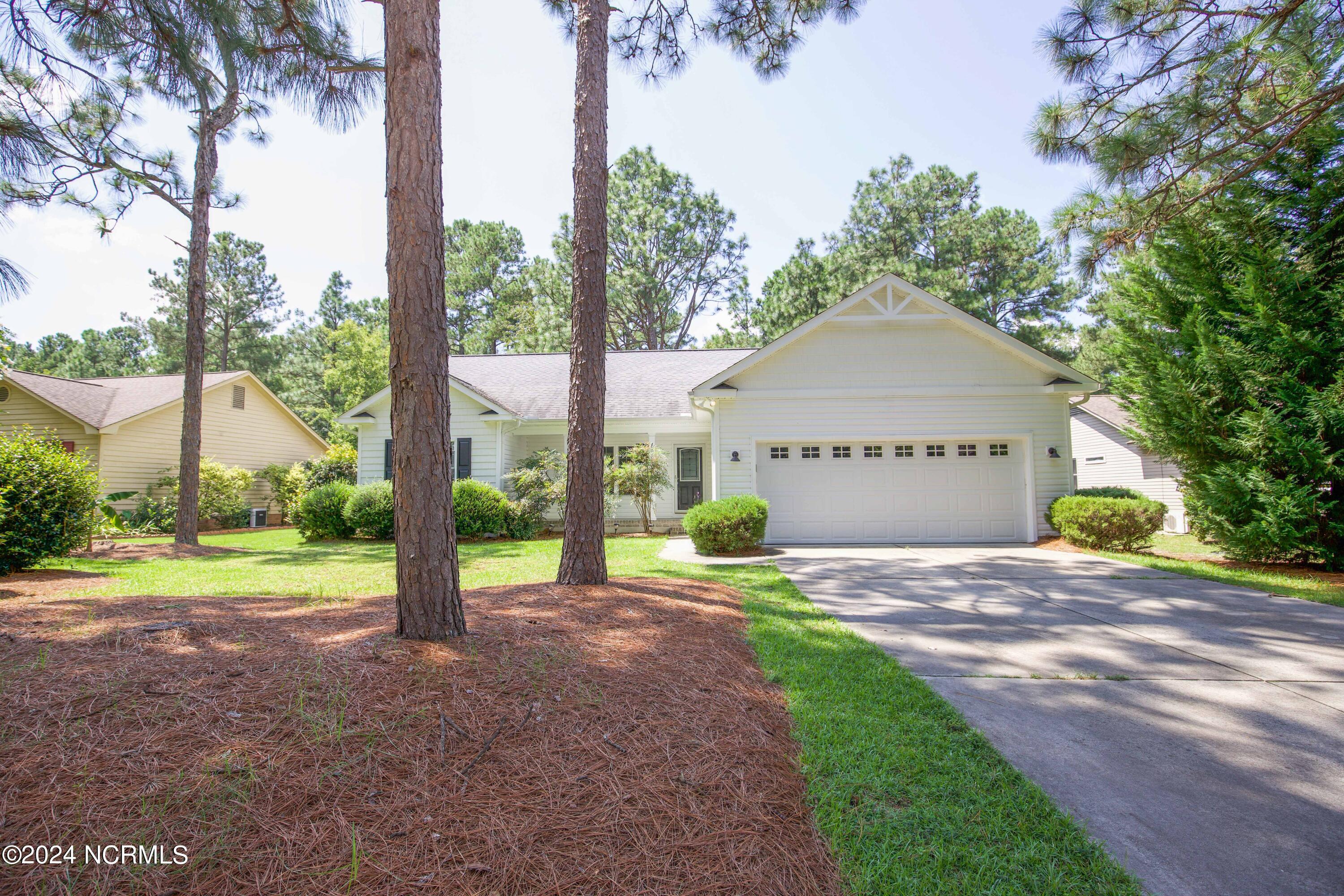 Property Photo: 1410 Longleaf Drive E NC 28374
