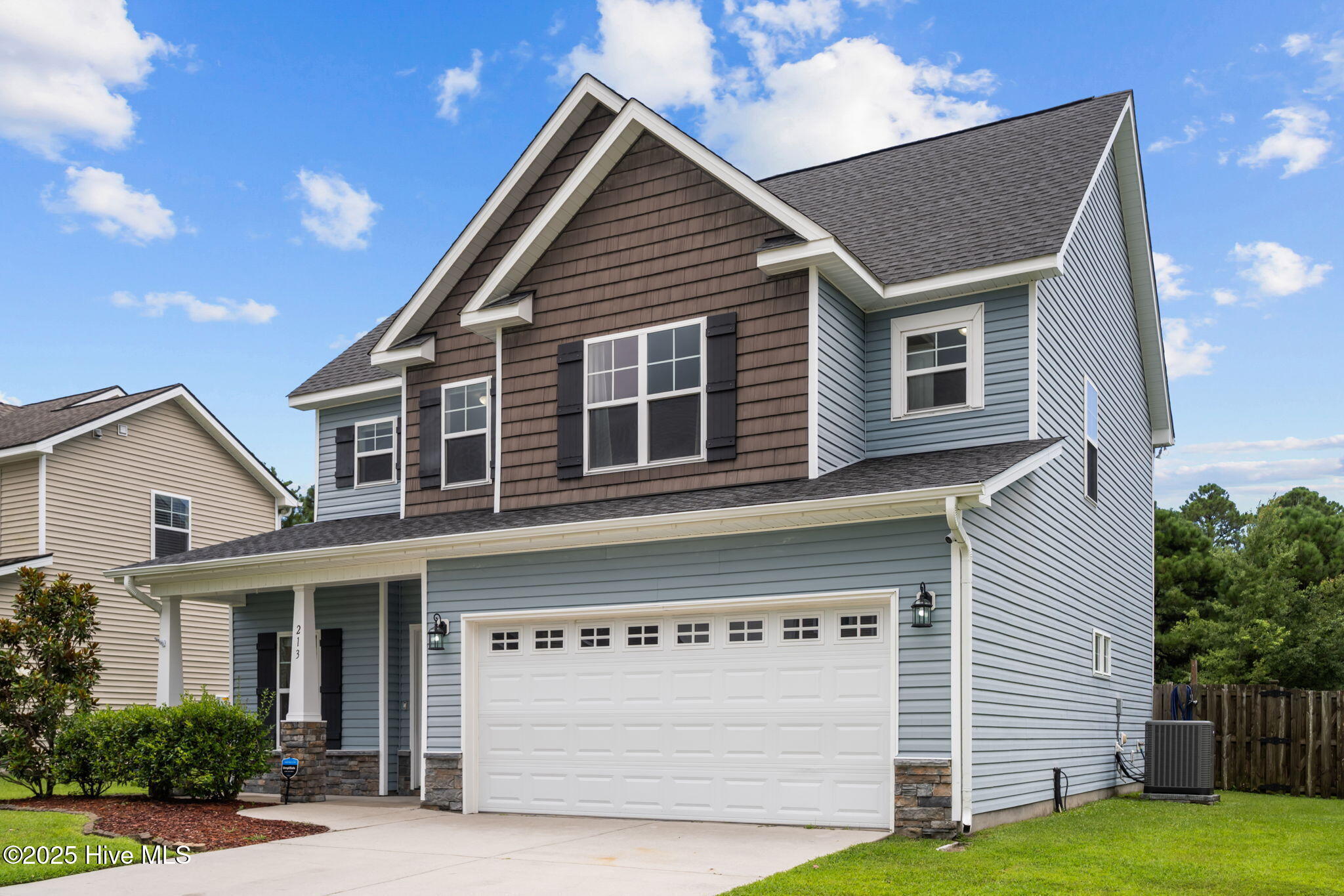 Property Photo: 213 Admiral Court NC 28460