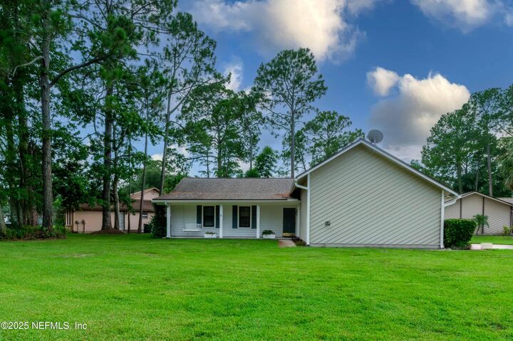 Property Photo: 10288 Bent Tree Lane FL 32257