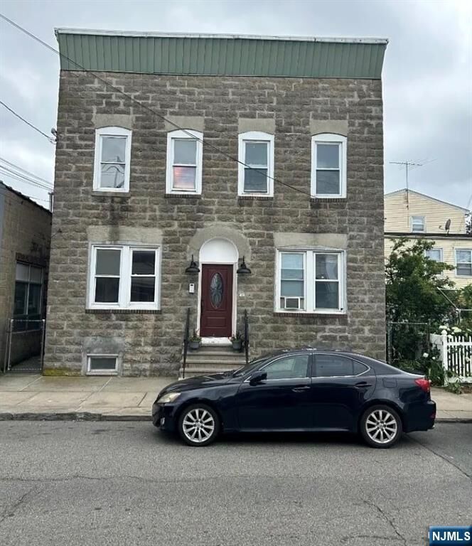 Property Photo: 280 Kearny Avenue 1R NJ 07032