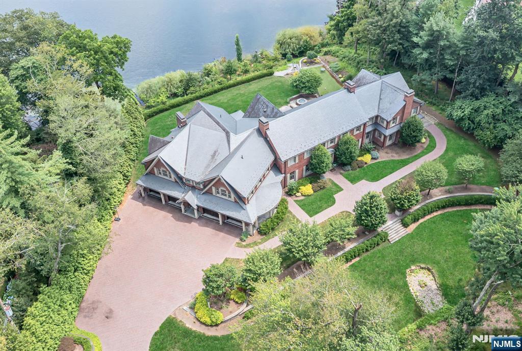 Property Photo: 311 Algonquin Road NJ 07417