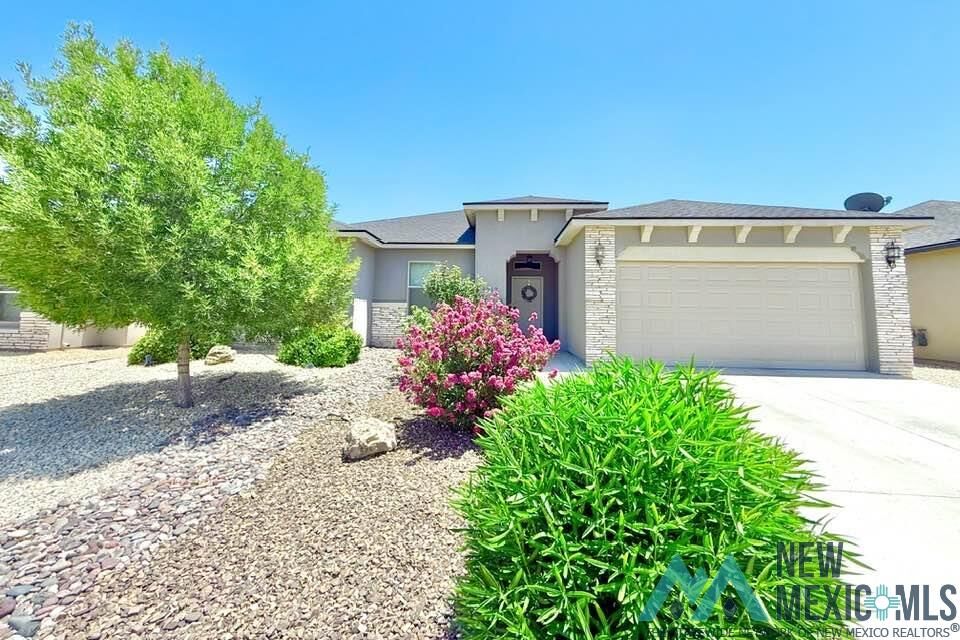 Property Photo: 1612 Redwood Loop NM 88220