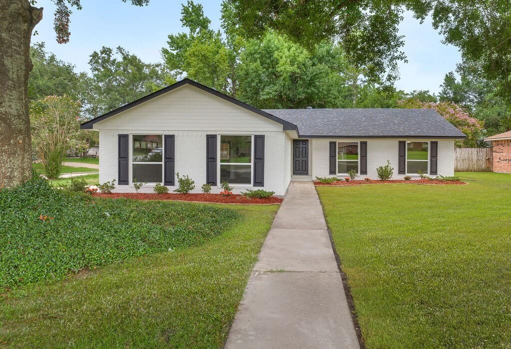 Property Photo: 555 Lenwood Drive LA 70458