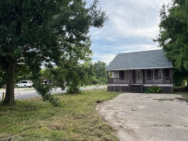 Property Photo:  201 W 194th Street  LA 70354 