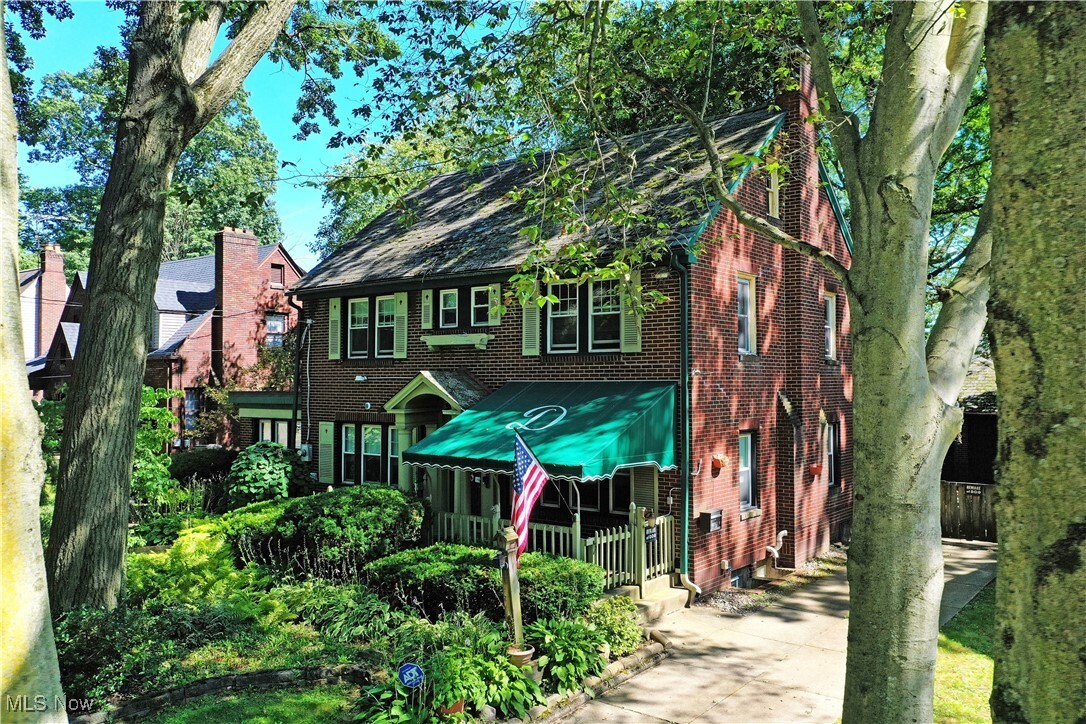 Property Photo: 437 Madera Avenue OH 44504