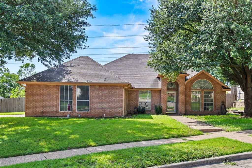 Property Photo: 10229 Trail Ridge Drive TX 76126